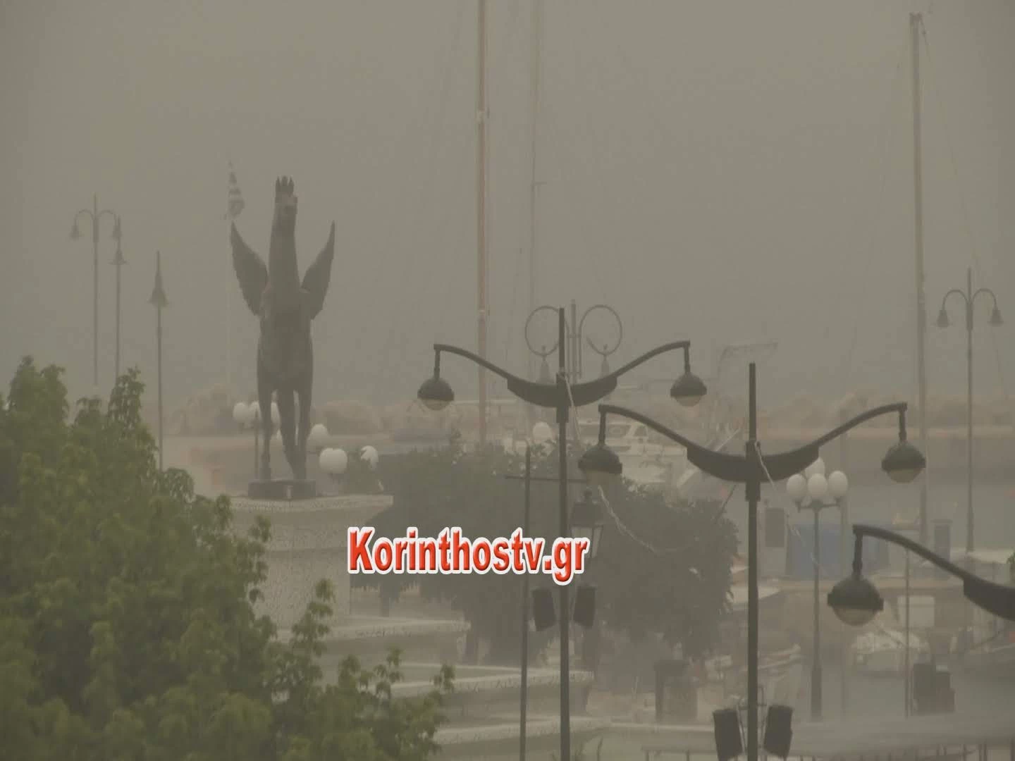 Άνοιξαν οι ουρανοί στην Κόρινθο (εικόνες, βίντεο)